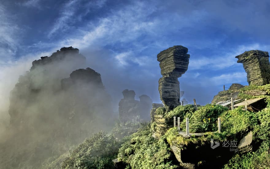 Scenery of Fanjing Mountain in Tongren City, Guizhou Province